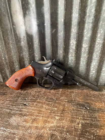 High Standard Sentinel Deluxe Revolver – .22 LR – 10 Shot – Double Action