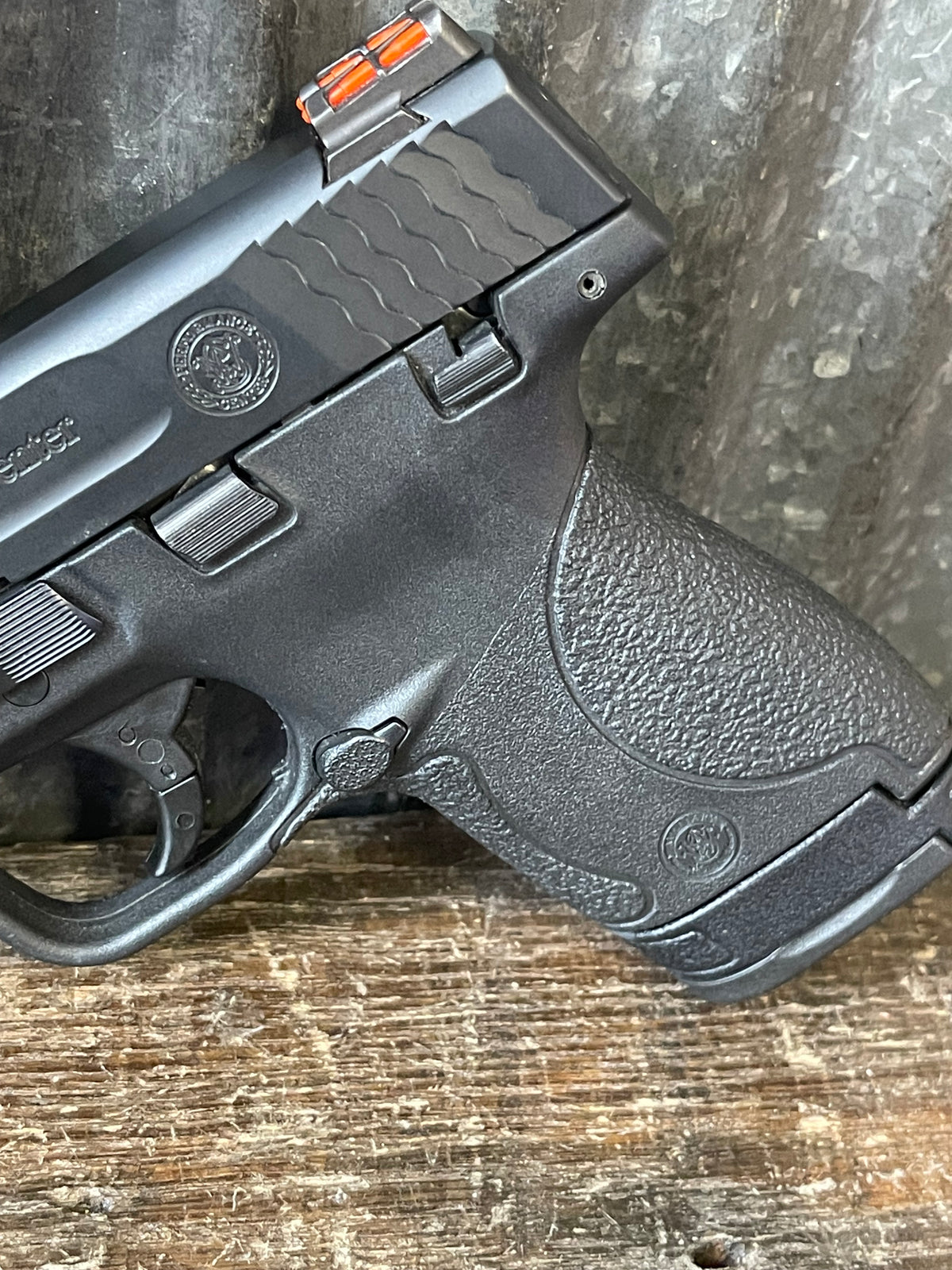 Smith & Wesson M&P Shield 9 Performance Center – 9mm – Fiber Optic Sights – 1 Magazine