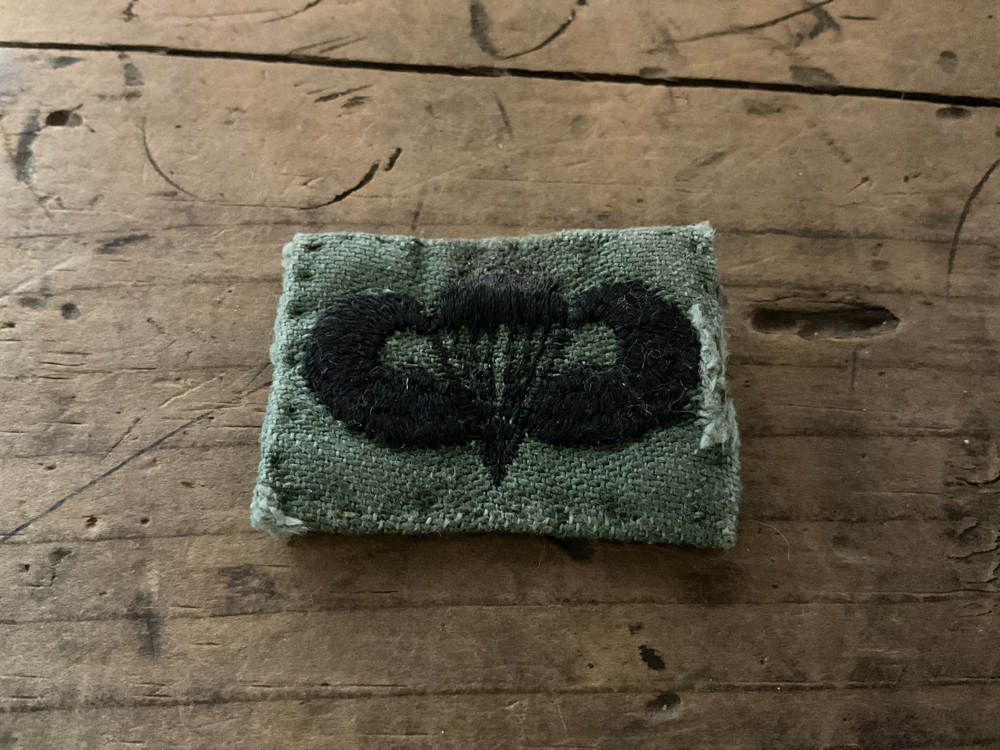 Vietnam War Era U.S. Army Subdued Cloth Parachutist “Jump Wings” Badge