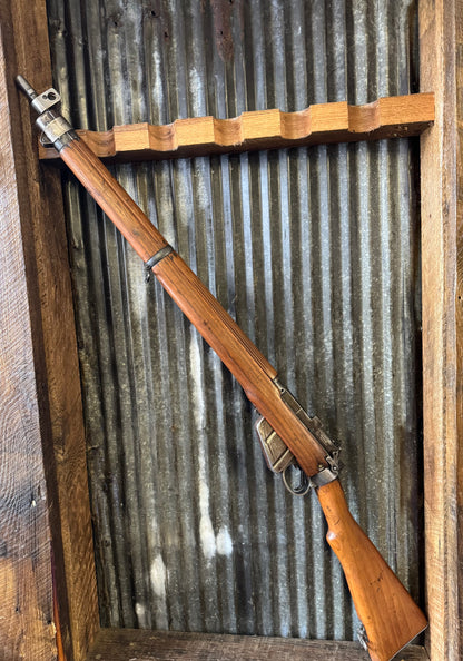 Original WWII British Lee-Enfield No.4 Mk I rifle 1943 W/ Bayonet