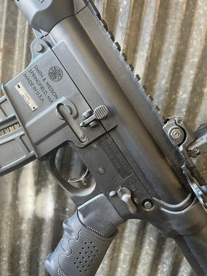 Smith & Wesson M&P15-22 .22 LR – Excellent Used Condition – Magpul Sights – Original Box