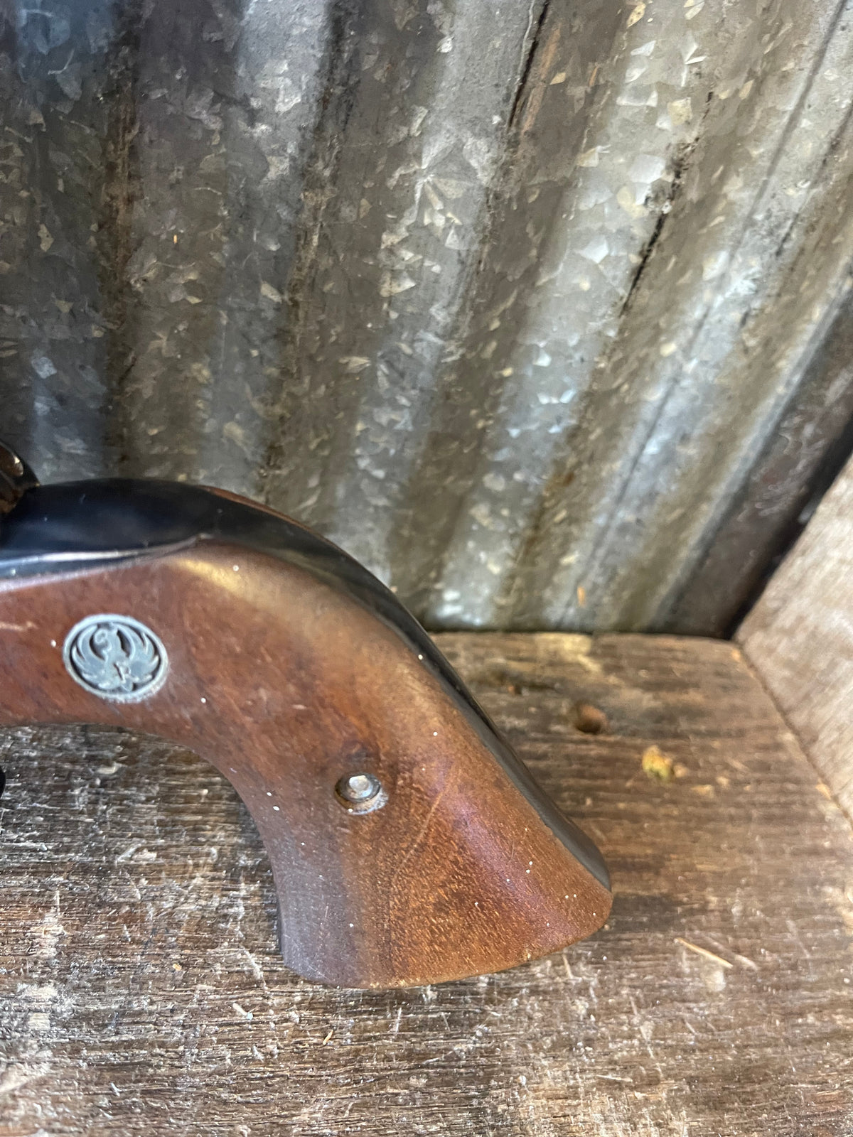 Ruger Blackhawk .44 Magnum Revolver – Redfield 1½X Pistol Scope – Vintage Hunting Setup