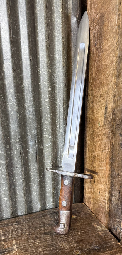 Original Swiss Waffenfabrik Neuhausen M1918 Bayonet & Scabbard – Serial #411044