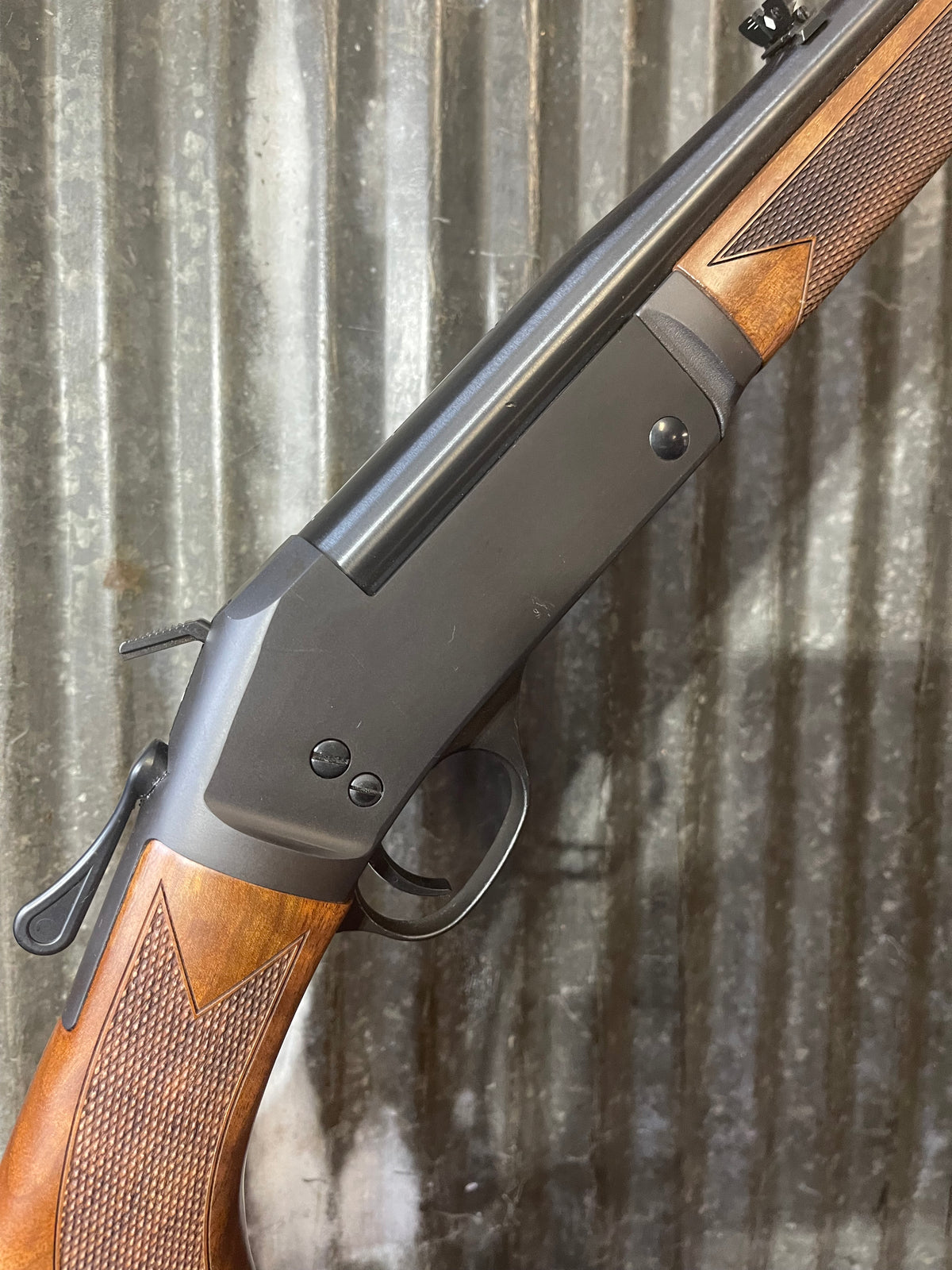 Henry H015-243 Single Shot Rifle – .243 Winchester – Walnut Stock – Excellent Hunting Rifle