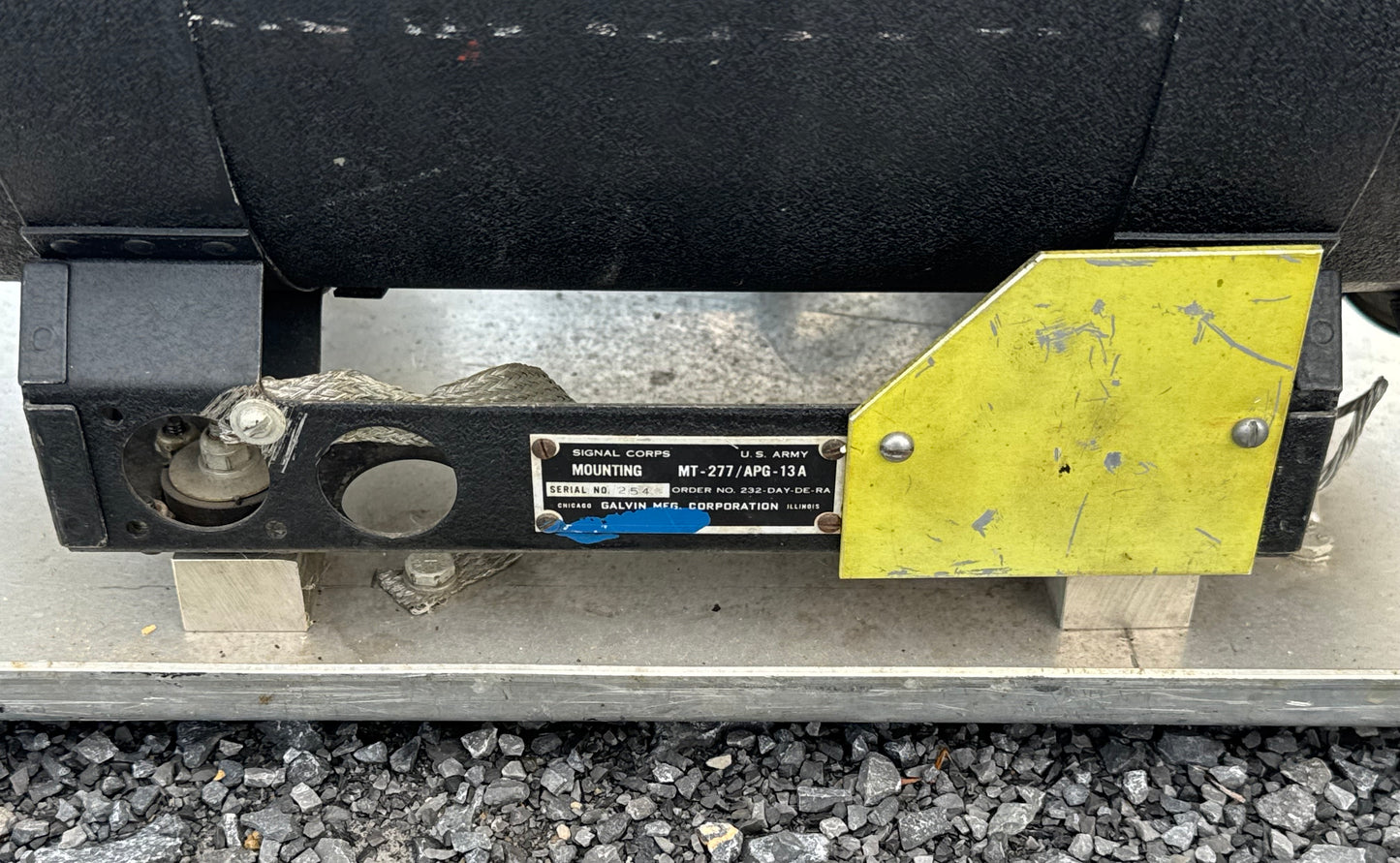 WWII U.S. Army RT-39/APG-5 Receiver-Transmitter Radar Unit with MT-277/APG-13A Mount – Galvin Mfg. Corp.