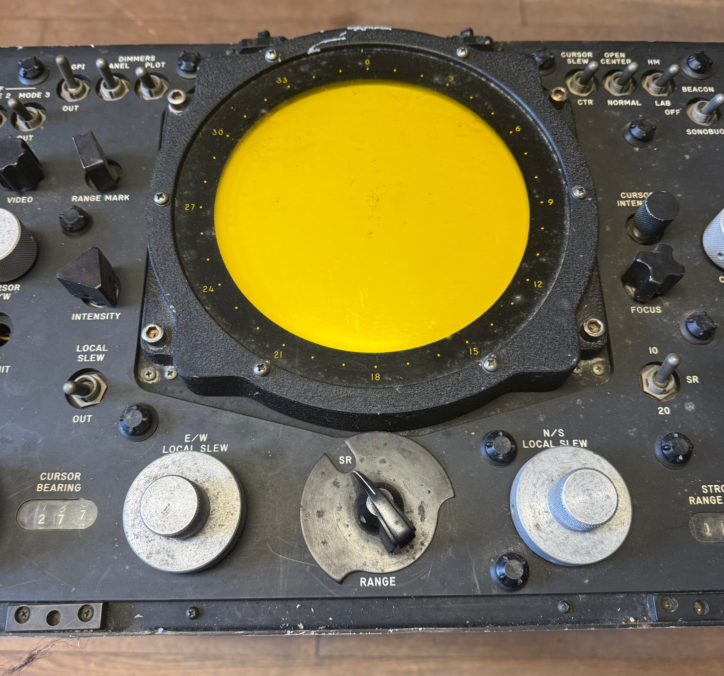 U.S. Navy AN/APS-20B Radar Scope Display Unit – Yellow CRT Screen – Military Aircraft Radar