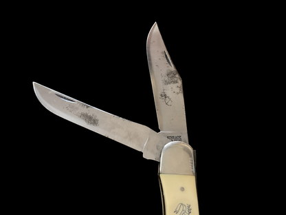 Schrades’s Scrimshaw Folding Hunter