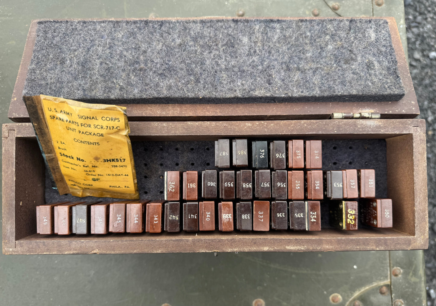 WWII/U.S. Military Crystal Unit Storage Set