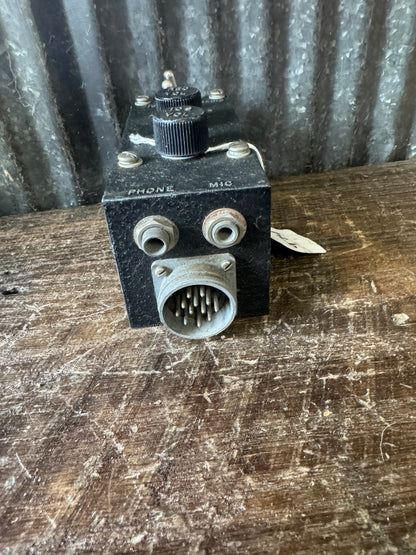 WWII U.S. Navy RL-7 Aircraft Interphone Control Box – 1943 Magnavox