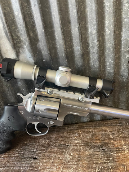 Ruger Super Redhawk .44 Magnum 9.5” Stainless Revolver Package – Leupold M8 Scope, Box & Holsters