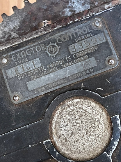 WWII Aircraft Control Unit w/ Mechanical Linkage – Exactor Control Type E18-1 – Automatic Products Co.