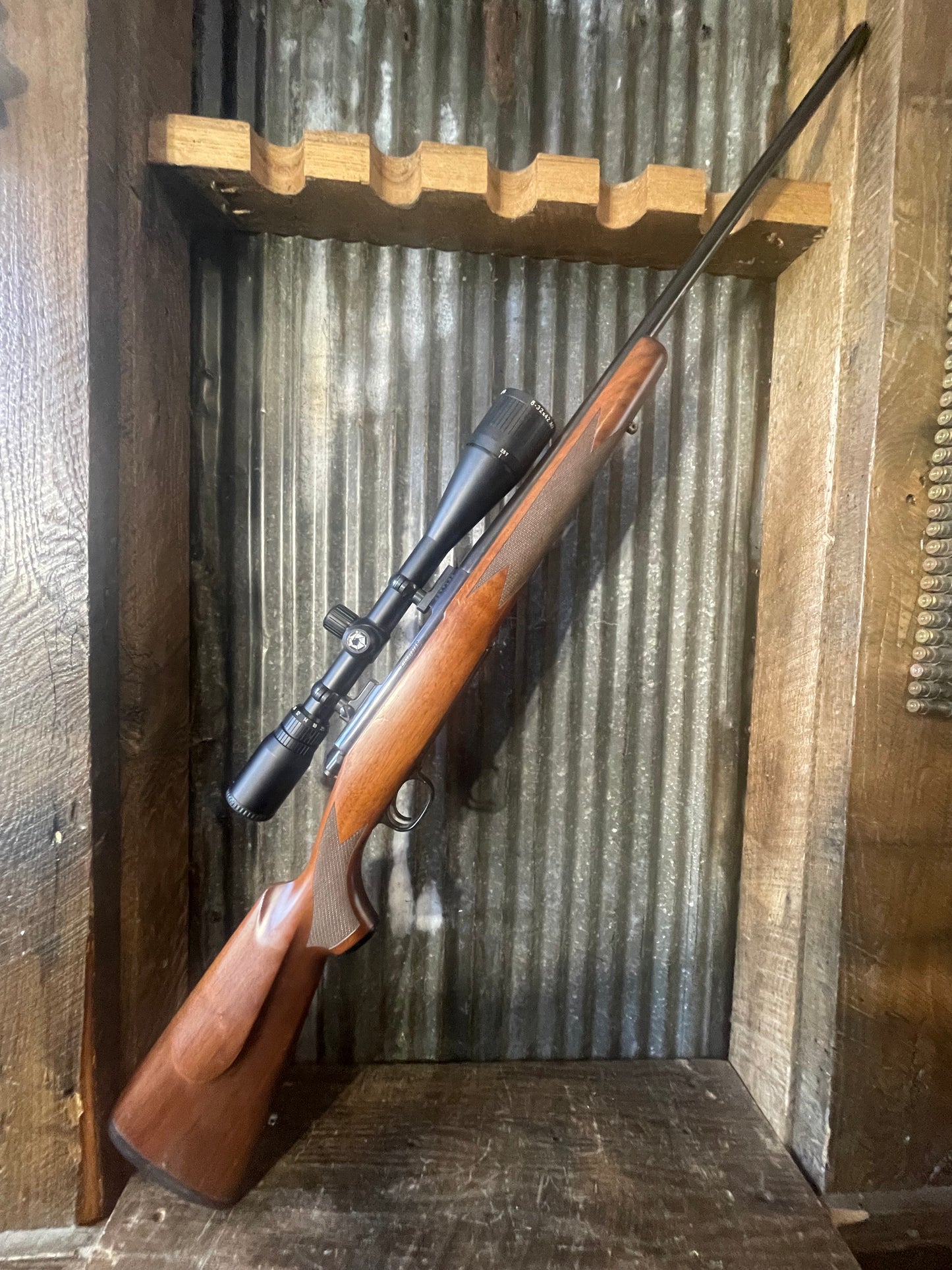 Winchester Model 70 Classic Sporter Left-Hand – .270 Winchester – Barska 8-32x40 Scope