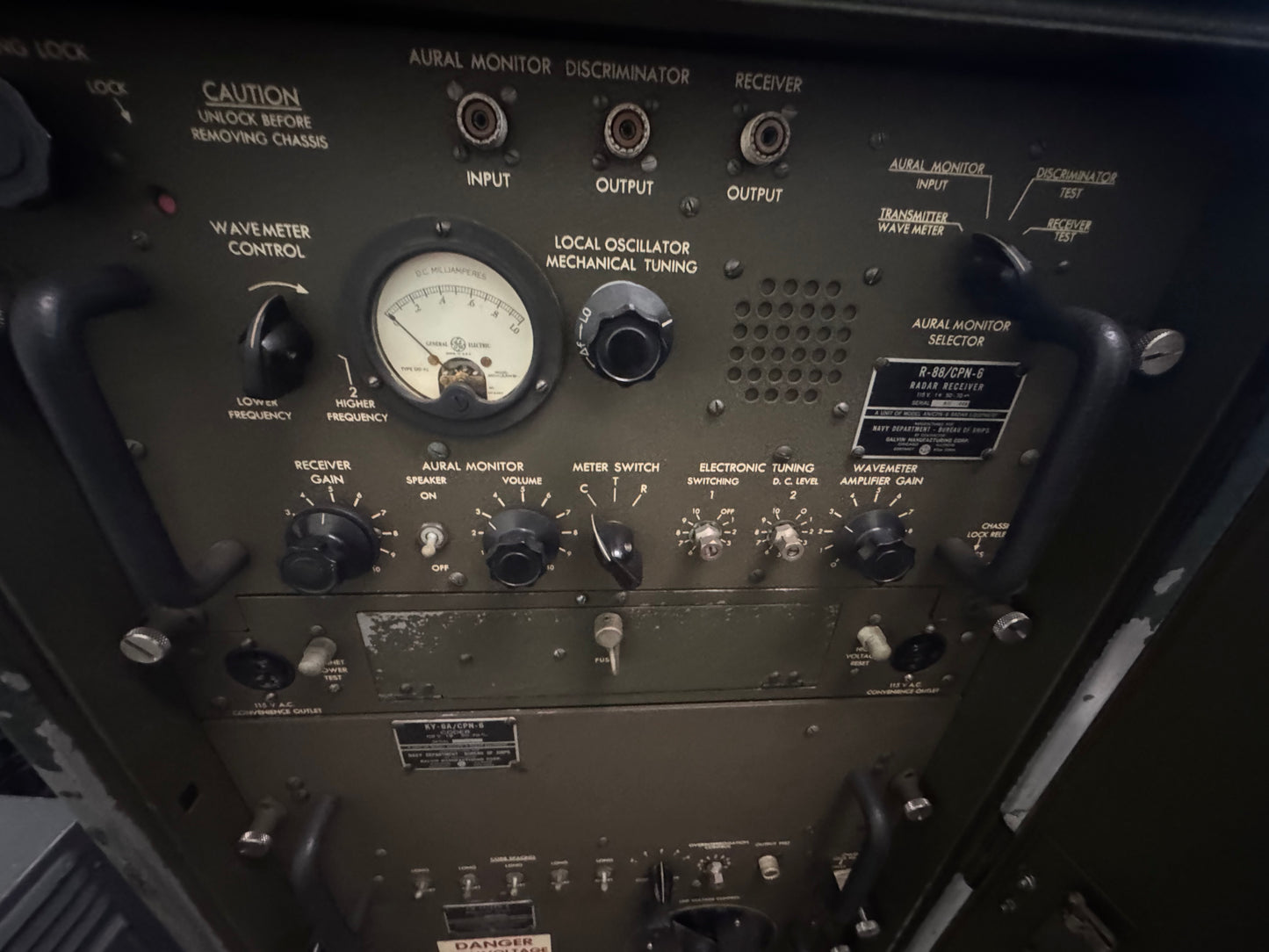 WWII U.S. NAVY AN/CPN-6 RADAR TRANSMITTER CABINET