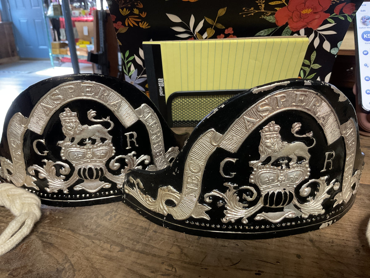 Repro British Cap Plates & Butler’s Ranger’s Insignia Grouping