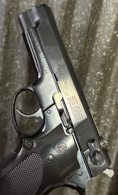 Smith & Wesson 59-Excellent in Original Box