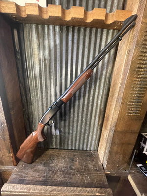 Beautiful Remington Model 572 Fieldmaster BDL pump-action rifle chambered in .22 LR, manufactured in January 1997.