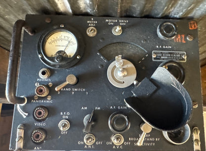 WWII U.S. Military Communications Receiver – Panoramic / AM-FM Multi-Band Signal Monitor