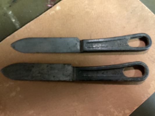 Early WWII dated 1941 LF&C Bakelite Handle Mess Kit Knives (2)