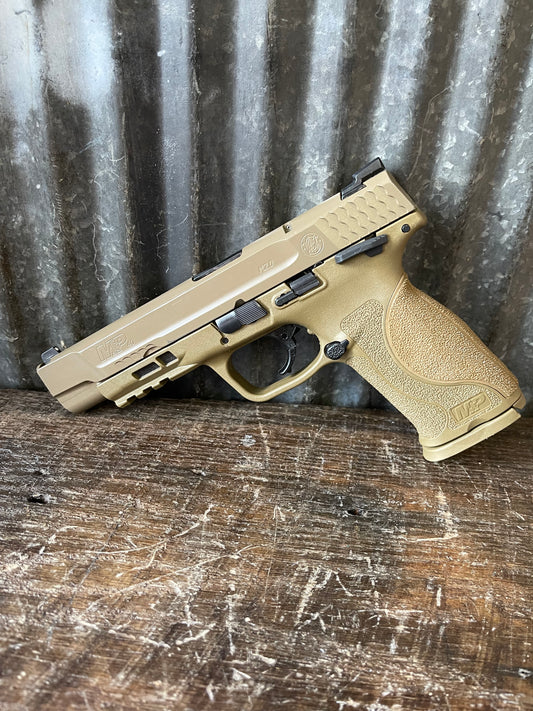 Smith & Wesson M&P40 M2.0 .40 S&W Pistol — FDE Finish w/ Case, Paperwork, Backstraps & 2 Magazines