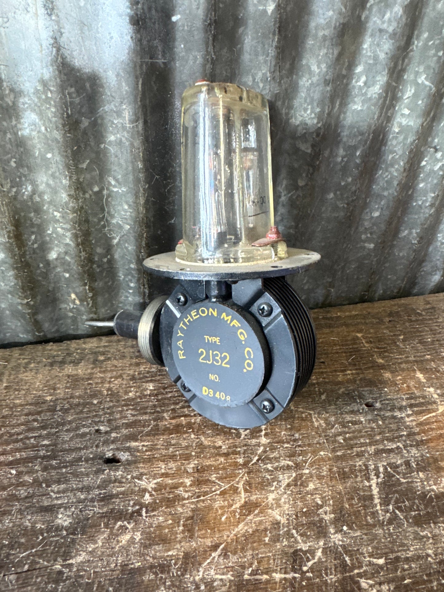 Raytheon Type 2J32 WWII-Era U.S. Navy Radar Magnetron / Microwave Tube – Damaged Glass
