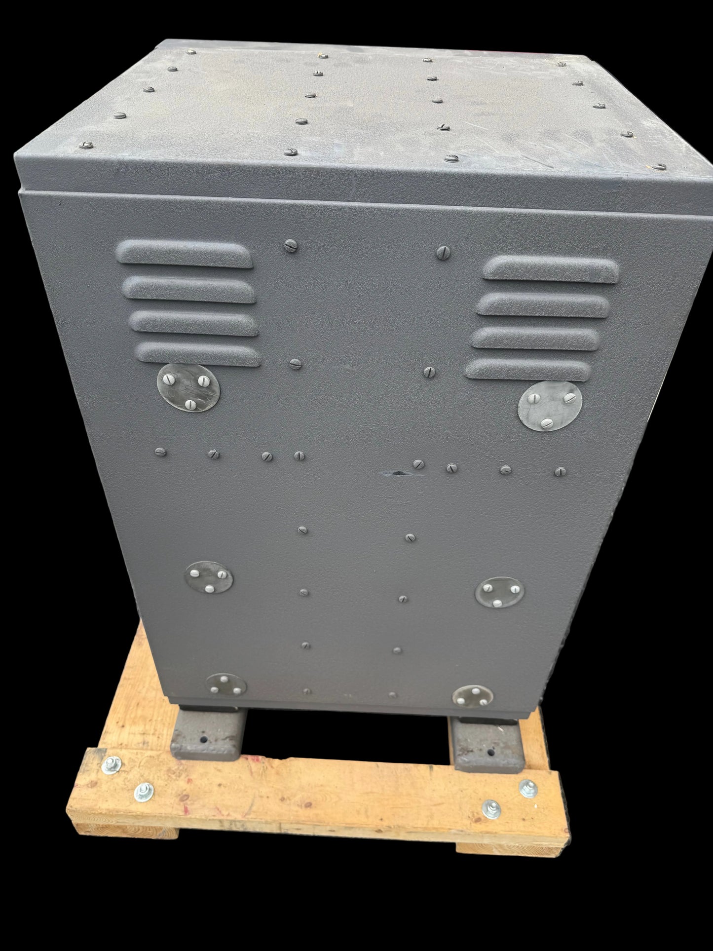 WWII U.S. Navy Bureau of Ships Model BM-2 radio transmitting/receiving equipment cabinet