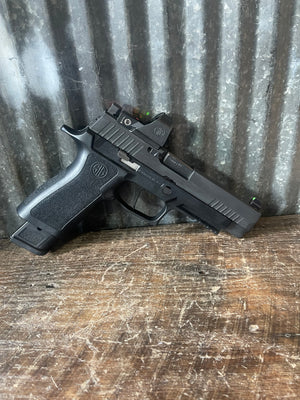 SIG Sauer P320 Full Size 9mm – SIG Romeo Red Dot Optic – IWB Holster – 1 Magazine