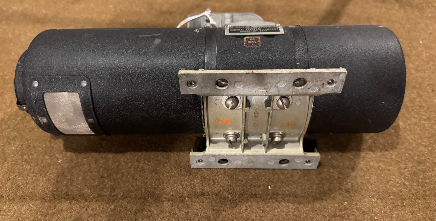 WWII U.S. Army Signal Corps PE-101-C Dynamotor Unit — General Electric / Wincharger