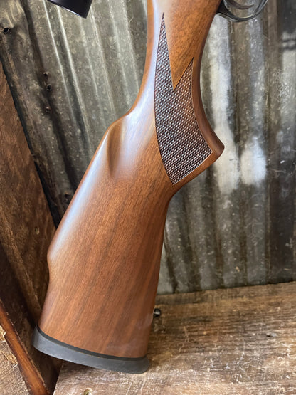 Weatherby Vanguard .22-250 Remington – Leupold VX-III 6.5-20x40 – Excellent Condition