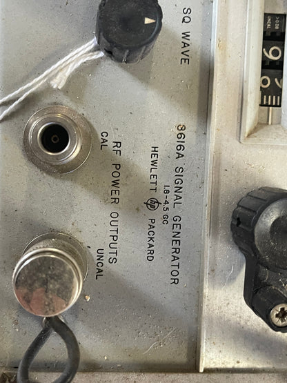 Hewlett Packard 8616A Signal Generator (1.8–4.5 GHz) – Vintage RF / Radar Test Equipment