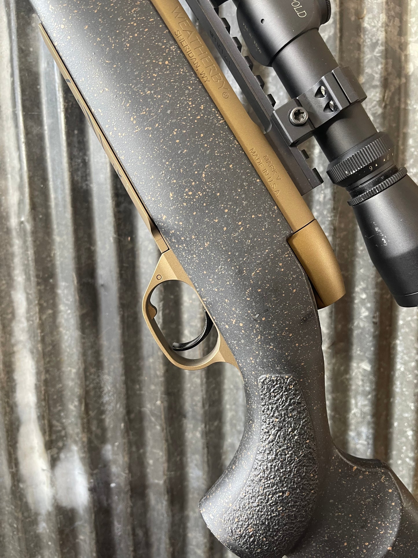 Weatherby Mark V Hunter Bronze – .257 Weatherby Magnum – Leupold VX-II 3-9x Scope – Box & Paperwork