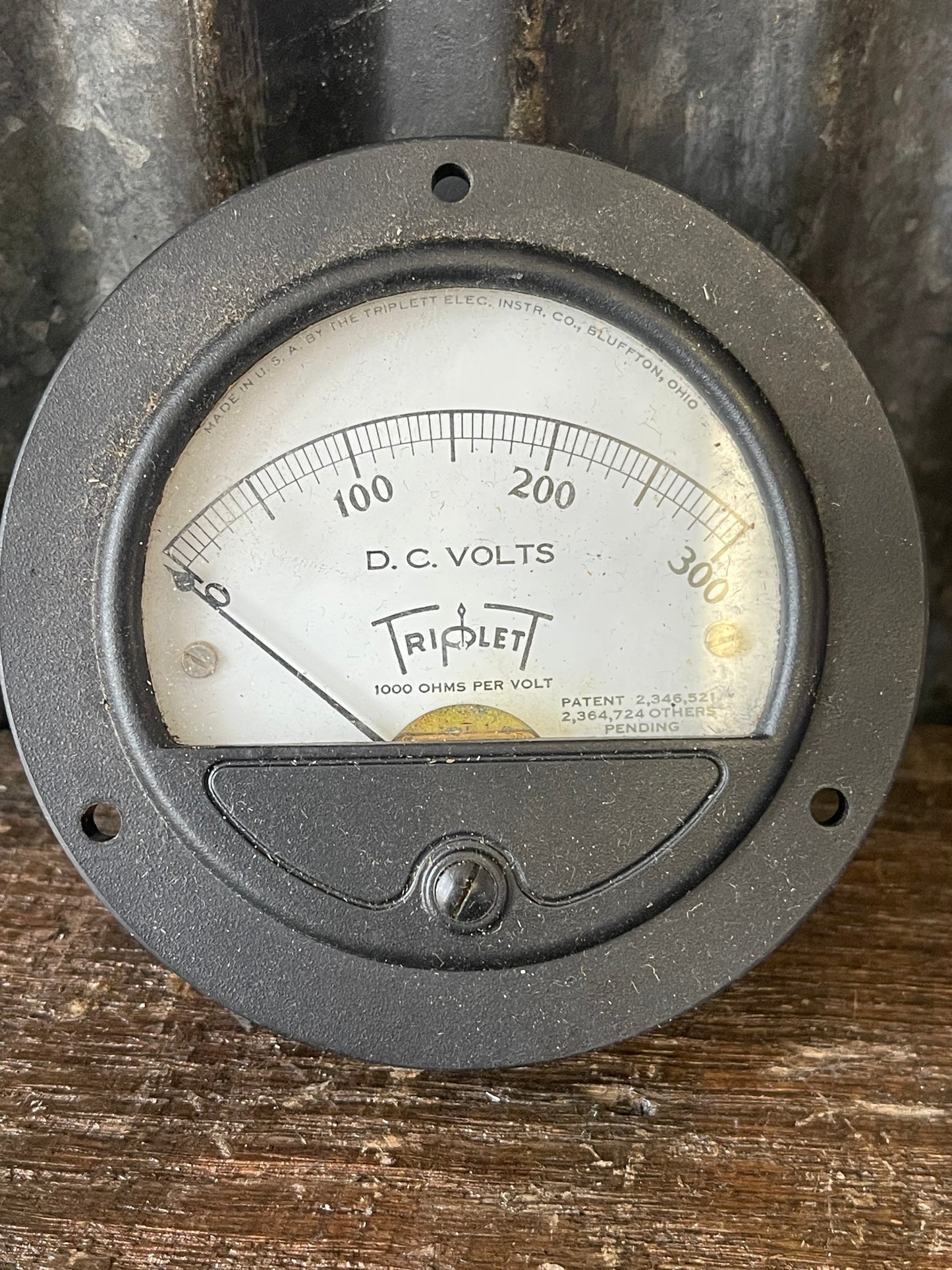 Vintage Triplett D.C. Voltmeter – Industrial Panel Meter (0–300 Volts)