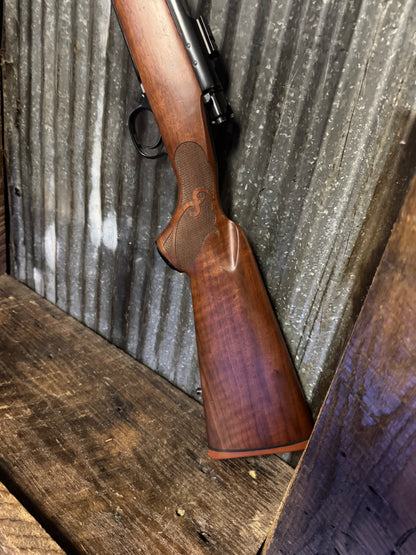 Winchester Model 70 XTR Featherweight
243 Winchester