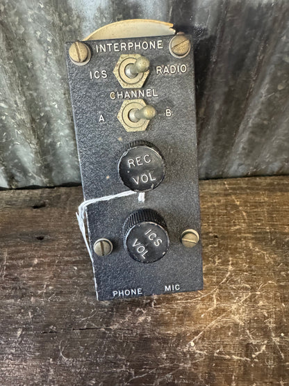 WWII U.S. Navy Magnavox RC-7 Aircraft Interphone Control Box – January 1943