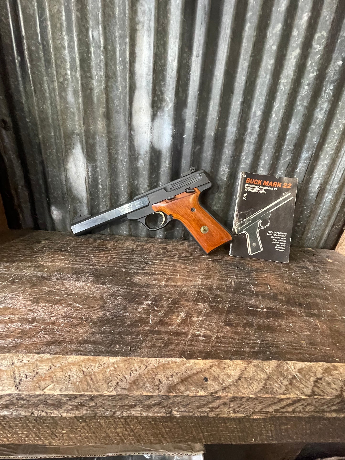 Browning Buck Mark .22 LR Pistol – 1986 Production – Excellent Condition w/ Manual