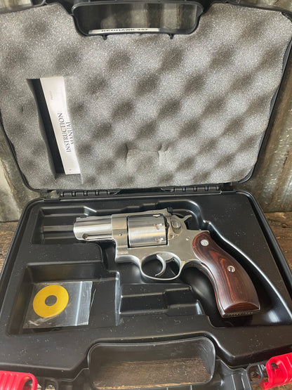 Ruger Redhawk .357 Magnum 8-Shot Stainless Revolver – 2.75-Inch Barrel – Box and Papers
