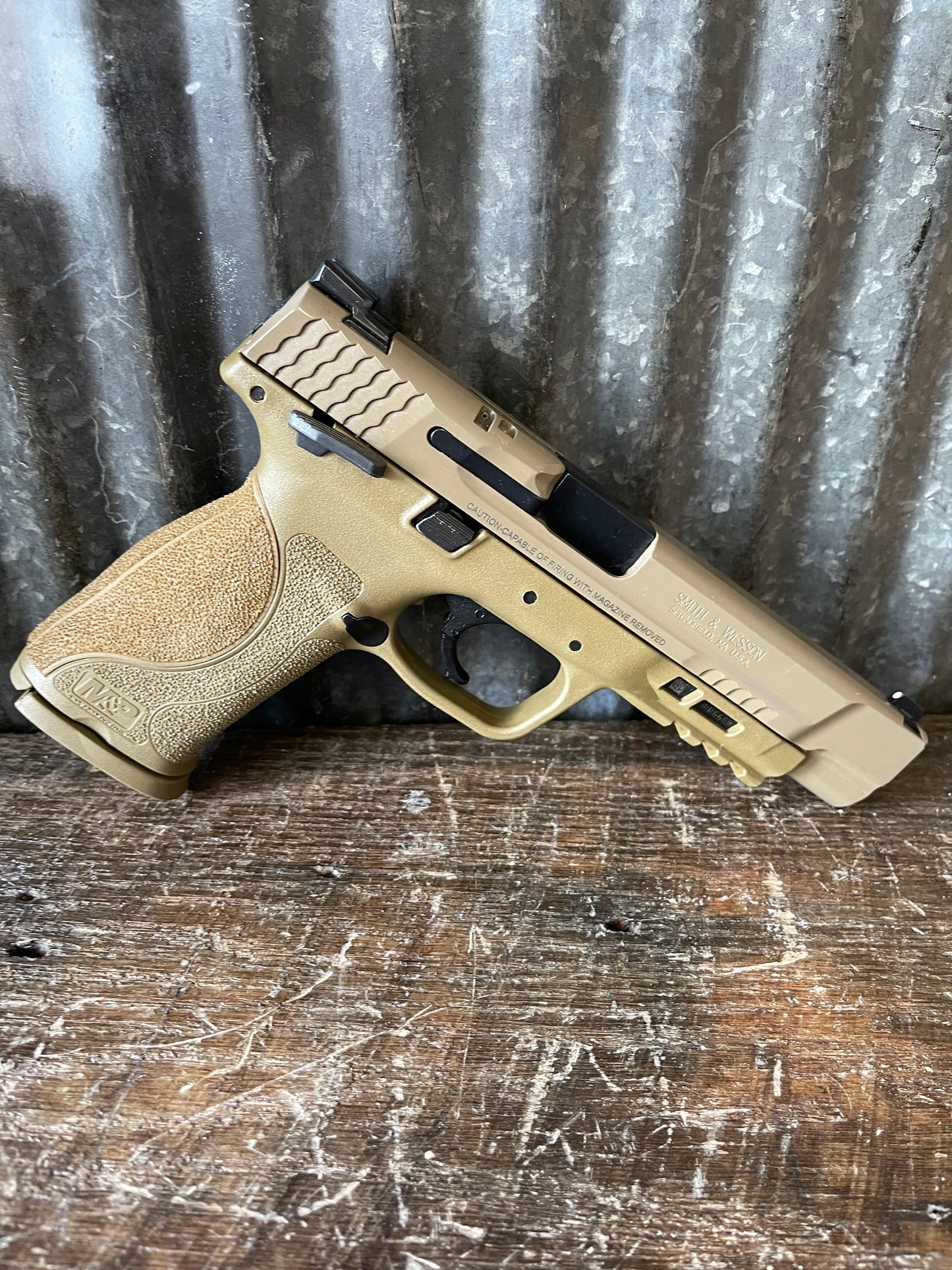 Smith & Wesson M&P40 M2.0 .40 S&W Pistol — FDE Finish w/ Case, Paperwork, Backstraps & 2 Magazines