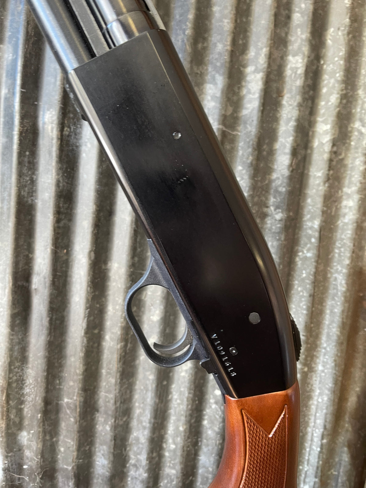 Mossberg Model 500 12 Gauge – 28” Vent Rib Barrel – Pump Action – Good Used Condition