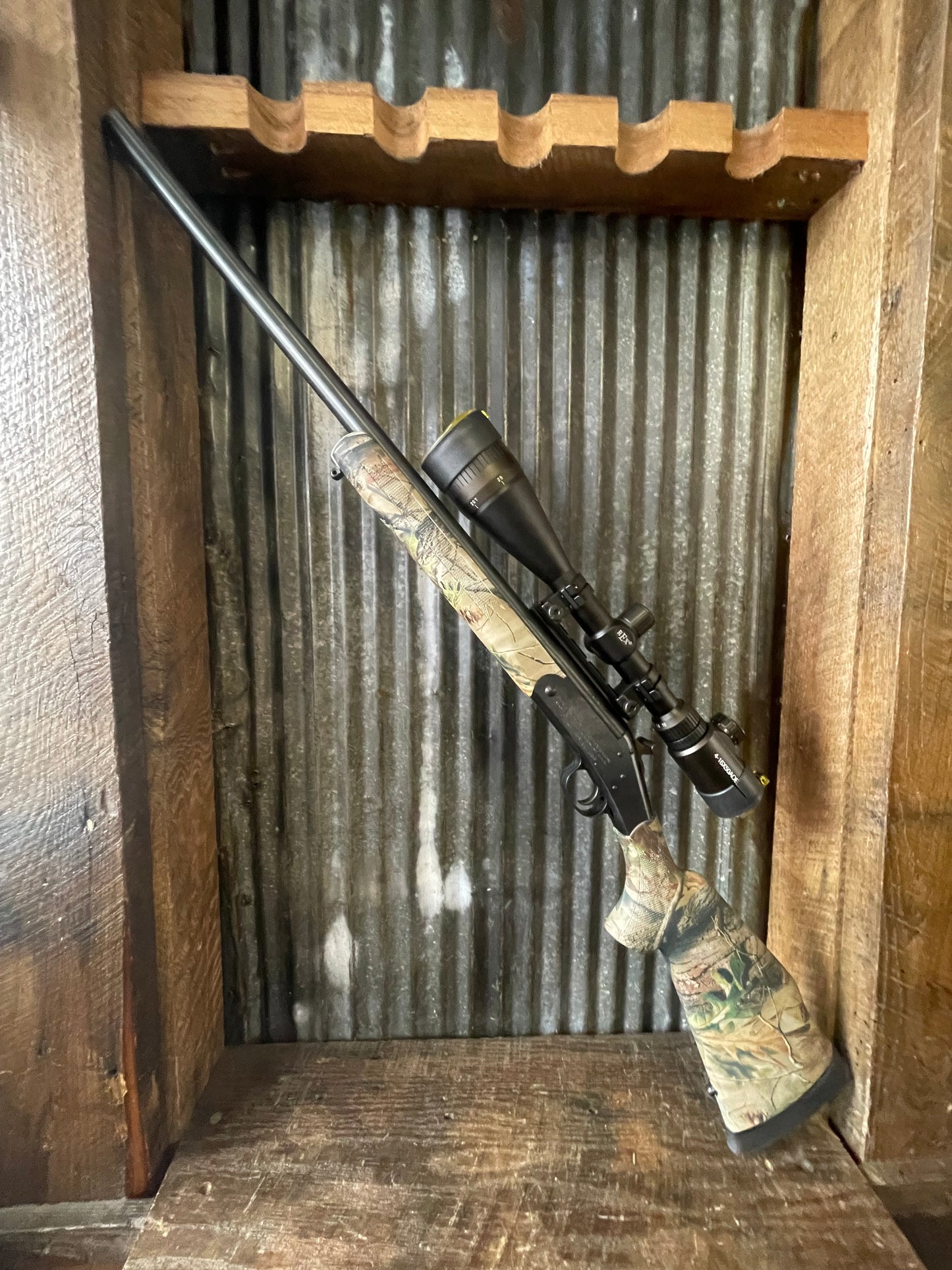 Harrington & Richardson (H&R) SB2 Handi-Rifle chambered in .22-250 Remington. Break-action single shot rifle
