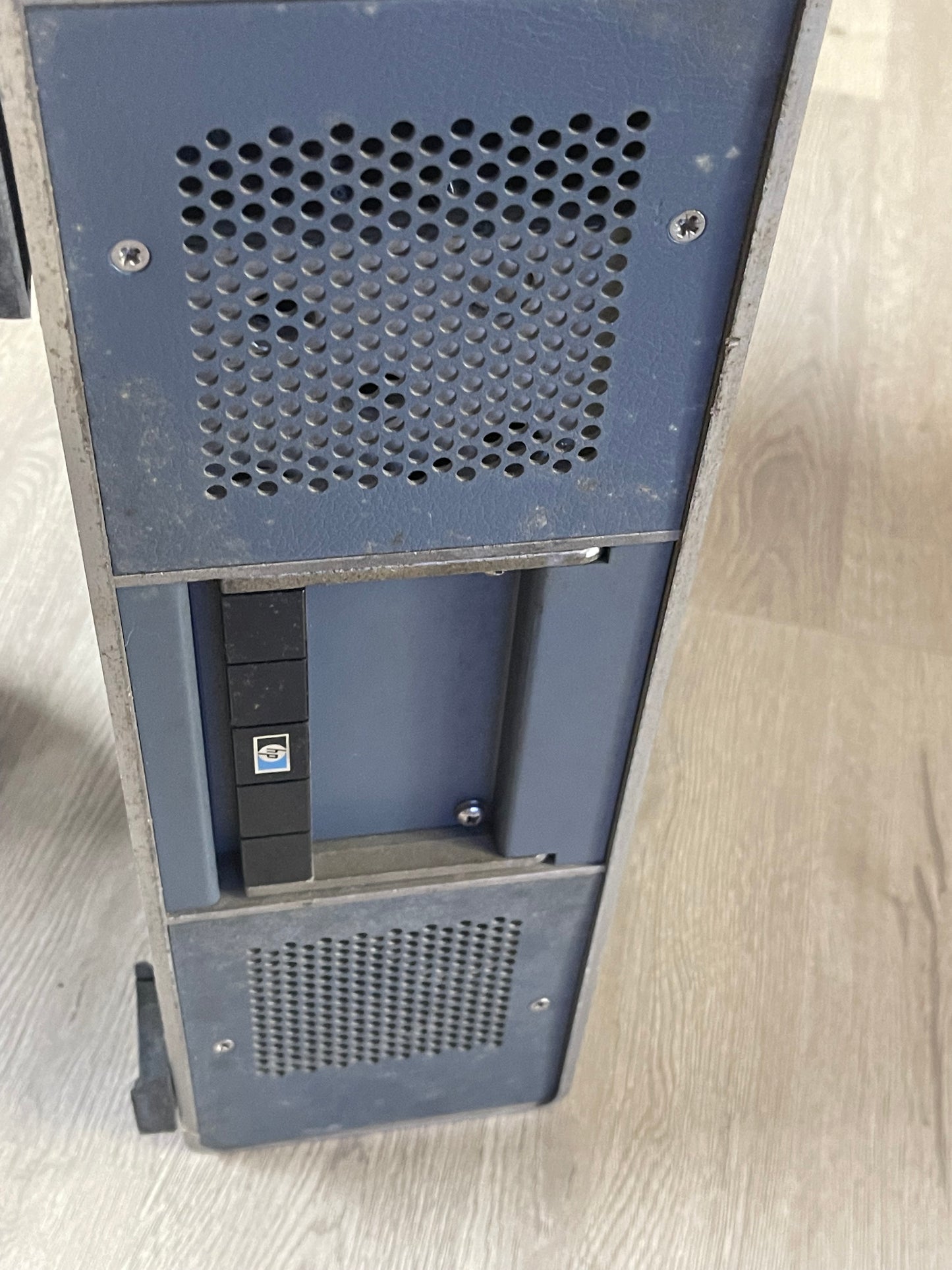 Hewlett Packard 8616A Signal Generator (1.8–4.5 GHz) – Vintage RF / Radar Test Equipment