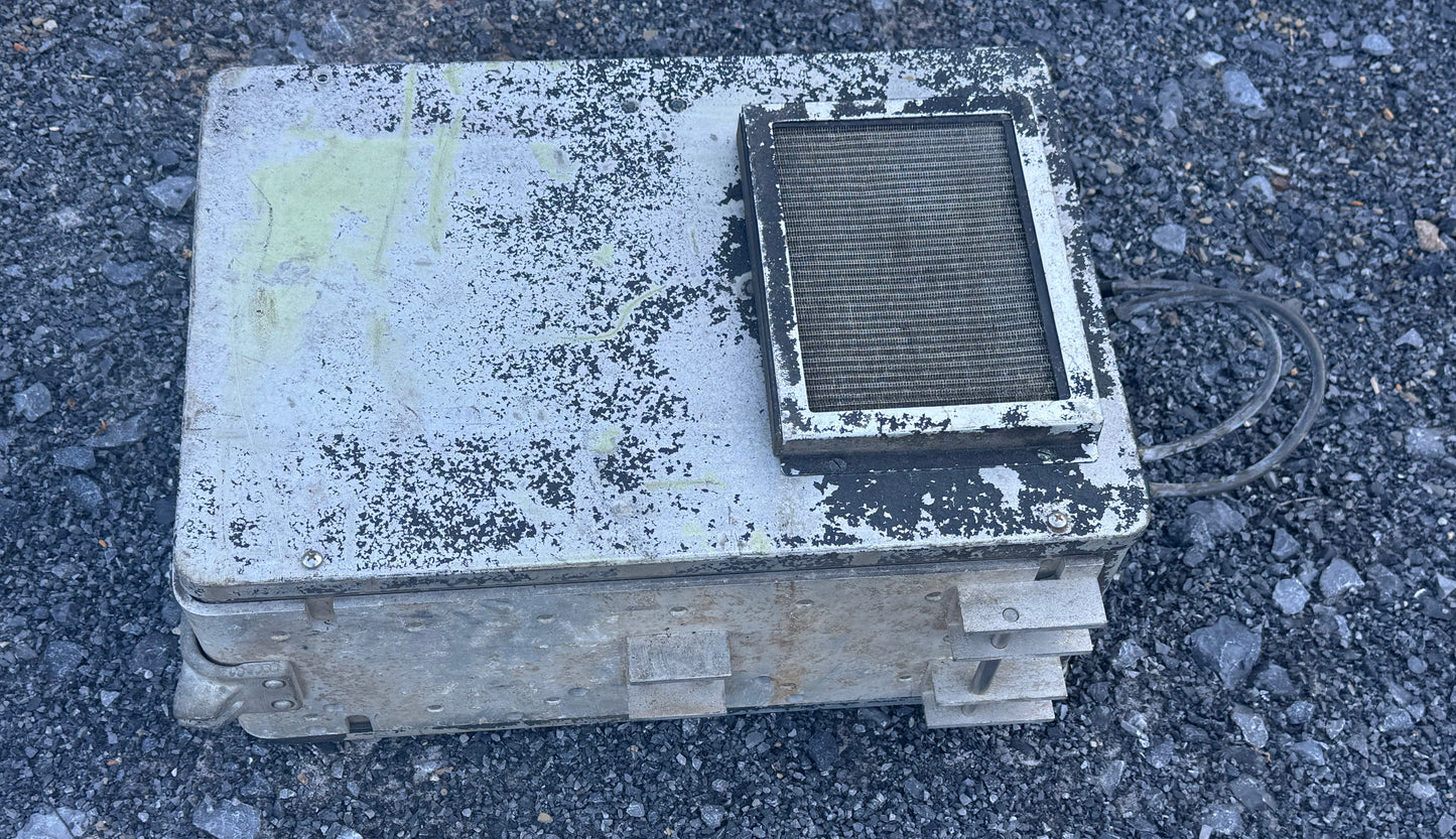 WWII U.S. Navy AN/APS-20 Airborne Search Radar Receiver Unit R-142B/APS-20