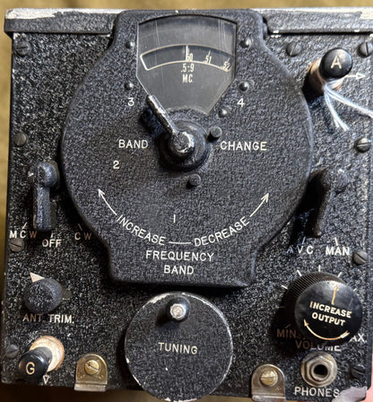 WWII U.S. Navy Radio Receiver CG-46115 (RAX-1) – General Electric
