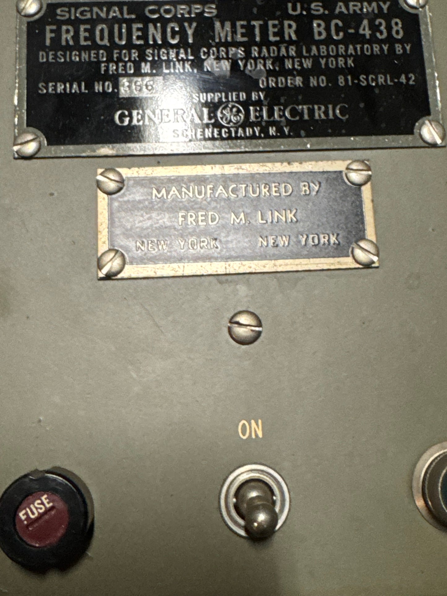 WWII U.S. Army Signal Corps BC-438 Frequency Meter – General Electric / Fred M. Link