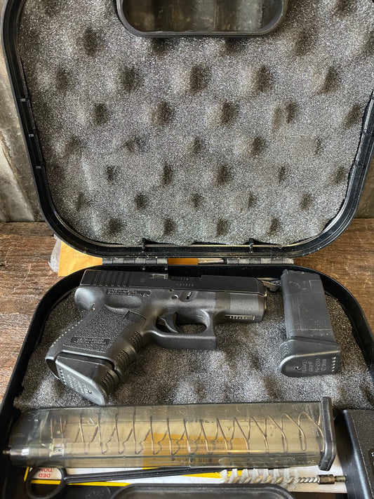 Glock 27 Gen 3 .40 S&W Subcompact Pistol w/ 2 Magazines + Extended 30-Round Magazine