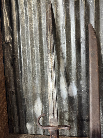 Japanese Type 30 Arisaka Bayonet with Steel Scabbard – Hooked Quillon