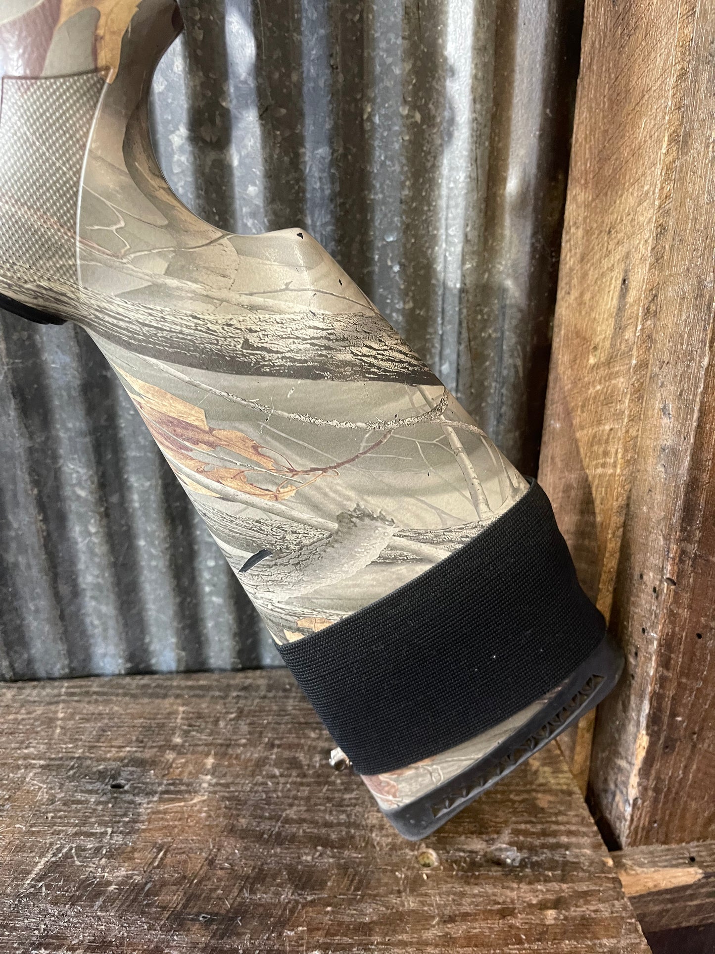 Thompson/Center Encore .25-06 Remington – Camo Stock – Stainless Frame – Scope Rings