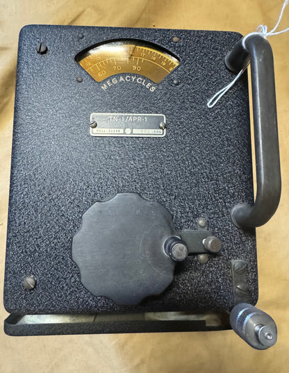WWII Crosley TN-1/APR-1 Radar Tuning Unit w/ CY-57/APR-1 Case