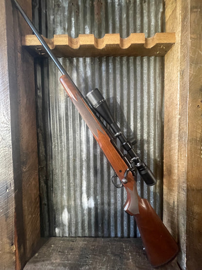 Winchester Model 70 Classic Sporter Left-Hand – .270 Winchester – Barska 8-32x40 Scope
