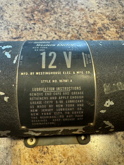 WWII SIGNAL CORPS DYNAMOTOR DM-35-D