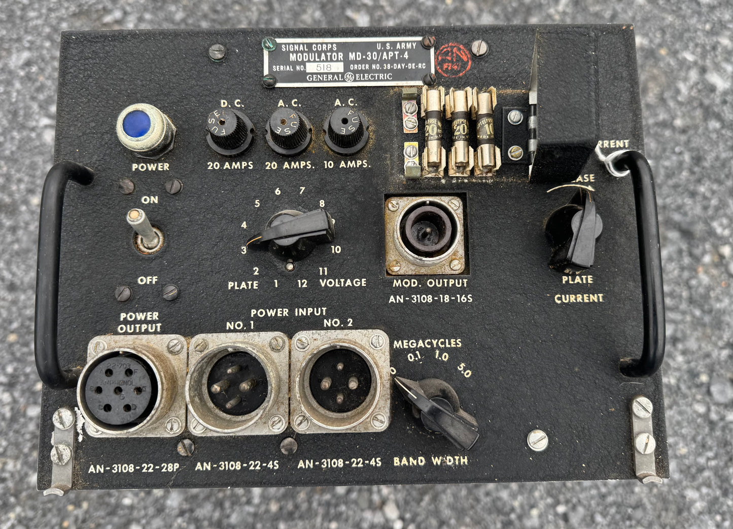WWII U.S. Army Signal Corps General Electric MD-30/APT-4 Modulator Uni