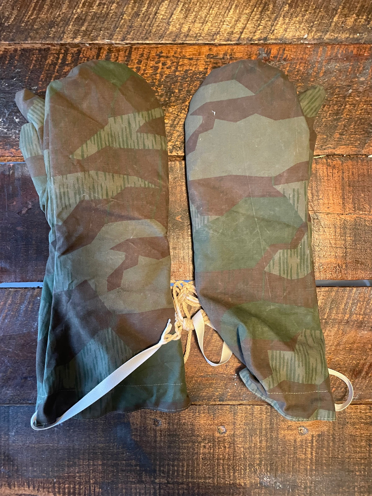 German Splinter Pattern Gloves Repro WWII German Splinter Camo Mittens – Whiskey Rebellion Antiques